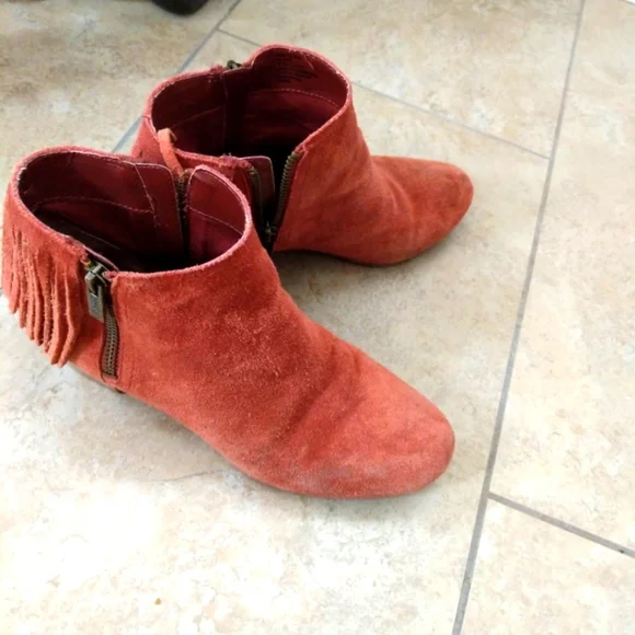 Reaction leather bootie very cute color size 6.5 - Picture 1 of 5